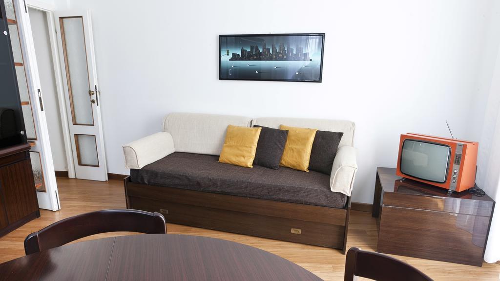 Italianway-Piazza Firenze Apartment Milan Bagian luar foto